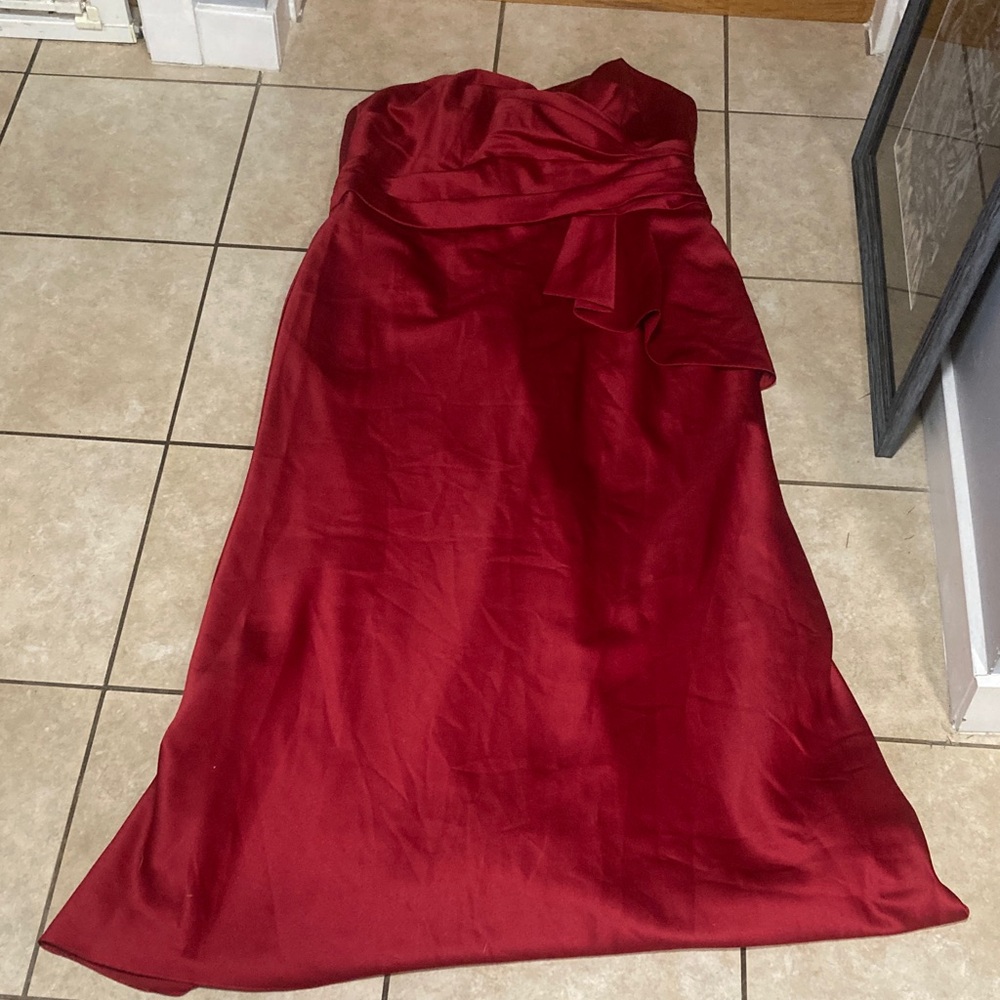Chic Strapless Burgundy Dress